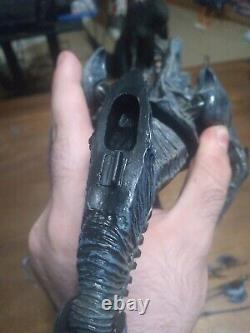 Neca Aliens Alien Queen used BROKEN SOLD AS IS