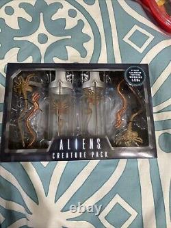 Neca Aliens Figure Accessory PackDeluxe Creature Pack