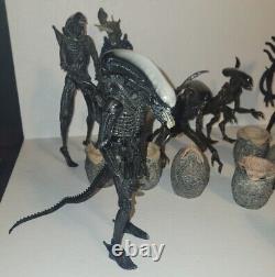 Neca Aliens Huge Lot Xenomorphs Glow In The Dark Eggs Baby Alien Cat Etc