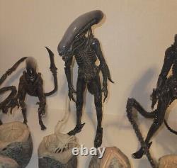 Neca Aliens Huge Lot Xenomorphs Glow In The Dark Eggs Baby Alien Cat Etc