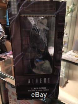 Neca Aliens Queen Deluxe Action Figure With Box Excellent Condition
