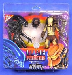 Neca Aliens Vs Predator Figure 2-pack Toys R Us 2015 Ultimate Battle