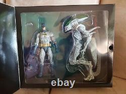 Neca Batman VS Aliens NYCC DC figures. Dark Horse