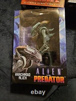 Neca Predator Alien Lot Of 15 Figures New