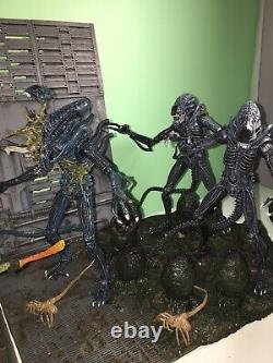 Neca The Ultimate Aliens Display/Collection Figures And Diorama