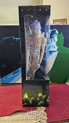 New! NECA Alien Translucent 1/4 Xenomorph Scale Figure SEALED