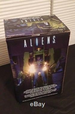 New Neca Aliens P-5000 Power Loader, Deluxe Collectible Vehicle Figure