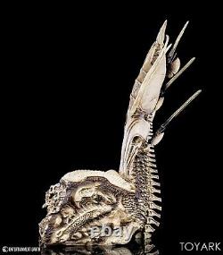 Predator 14 Clan Leader Figure Throne Neca Alien Queen Skull Bone MISB Diorama