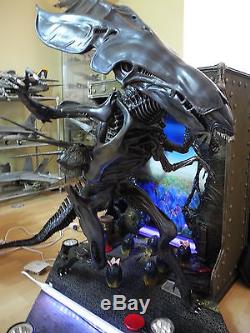 Queen Alien Maquette Winston Studios Custom Diorama Light up Nt Sideshow Statue