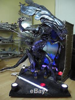 Queen Alien Maquette Winston Studios Custom Diorama Light up Nt Sideshow Statue