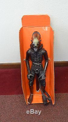 RARE Kenner 18 Alien Action Figure Complete withPartial Packaging Works GREAT