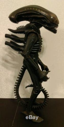 Rare MIB 1979 Kenner 18 Alien Aliens Figure 100% Complete with Poster Nice