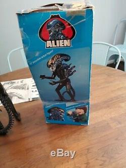 Rare complete VINTAGE 1979 18'' ALIEN ACTION FIGURE with DOME, POSTER & Box