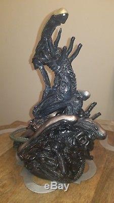 SIDESHOW H. R. Giger ALIEN PILE Statue Very Rare