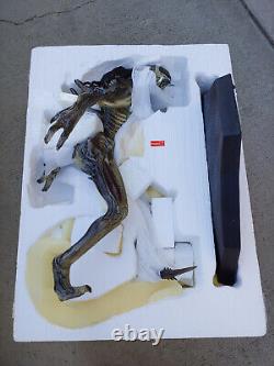 Sideshow Alien Vs Predator Requiem Predalien Design Maquette Statue Avp New
