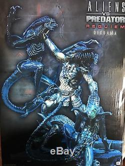 Sideshow Aliens VS Predator Requiem AVP2 Versus Diorama Statue 12/600