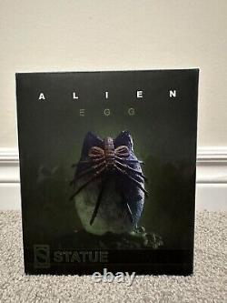 Sideshow Collectibles Alien Egg statue, facehugger, light up function, brand new