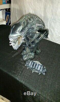 Sideshow Collectibles Exclusive Alien Warrior Legendary Scale Bust 333/500