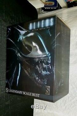 Sideshow Collectibles Exclusive Alien Warrior Legendary Scale Bust 333/500