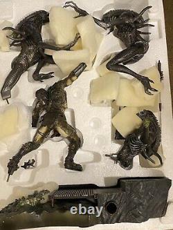 Sideshow Exclusive Aliens Vs Predator Requiem Diorama Statue 263/300