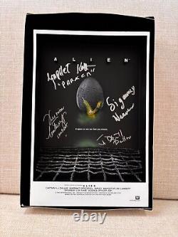 Signed by SIGOURNEY WEAVER 2006 McFarlane Toys Alien 3D Pop Light Up Poster