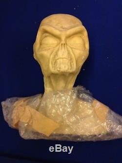 THE Grey Alien Life Size Bust 11resin kit needs painting