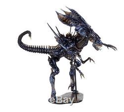 Toys 15cm Alien queen Action Figure in th box