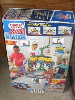 Train Set Thomas & Friends Super Station Railway Playset Holds Over 100 Engines