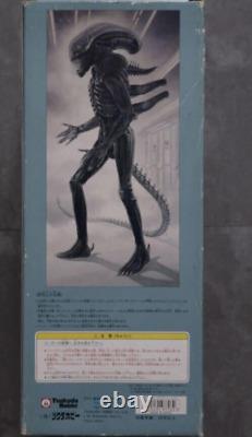 Tsukuda Hobby Alien Warrior 1/5 Scale Soft vinyl Figure Toys'R'Us Exclusive