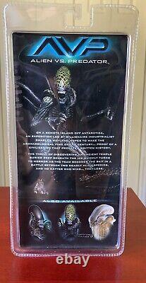 U. S. SELLER! NECA Alien Vs Predator Grid Alien 7' Action Figure