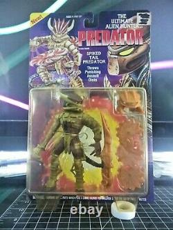 USED Kenner ALIENS vs Predator 25 Action Figures Lot