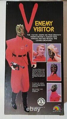 V Enemy Visitor Action Figure 1984 Lizard Alien Human Face Mask Gun & Glasses