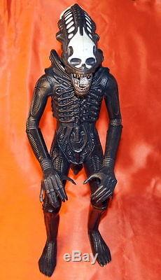 VINTAGE ALIEN ACTION FIGURE 18 INCHES TALL KENNER 1979 PLEASE READ