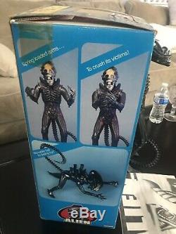 VINTAGE KENNER 1979 ALIEN 18 FIGURE with DOME, BOX & POSTER GREAT CONDITION