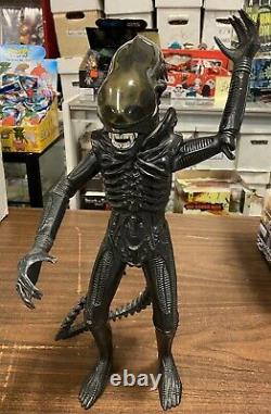 Vintage 1979 ALIEN 18 Kenner Big Xenomorph Figure RARE with Dome