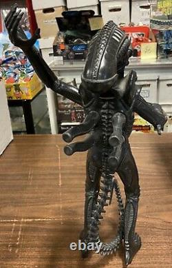 Vintage 1979 ALIEN 18 Kenner Big Xenomorph Figure RARE with Dome
