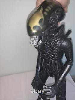 Vintage 1979 Kenner Alien 18 Figure Doll Complete Rare