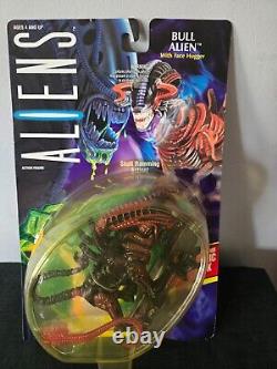 Vintage 1992 LOT of Aliens and Space Marines / 9 Carded figures/ Kenner