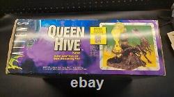 Vintage 1994 Kenner Aliens Hive Queen Figure & Playset With Original Box