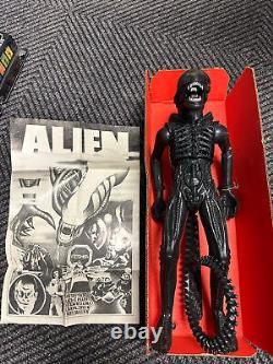 Vintage Kenner Alien Figure Signed by Several Original Cast Members