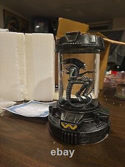 Xenomorph Worrier Alian Sculpture Collection Rare Broken Finger Sealed