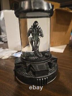 Xenomorph Worrier Alian Sculpture Collection Rare Broken Finger Sealed