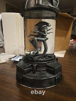 Xenomorph Worrier Alian Sculpture Collection Rare Broken Finger Sealed