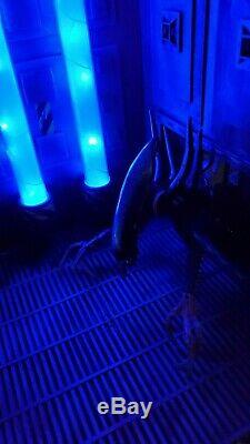 Xenowerx Alien Diorama Stand AVP Predator Neca Xenomorph